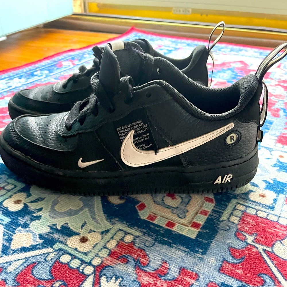 Nike Air Force ones used 4.5.